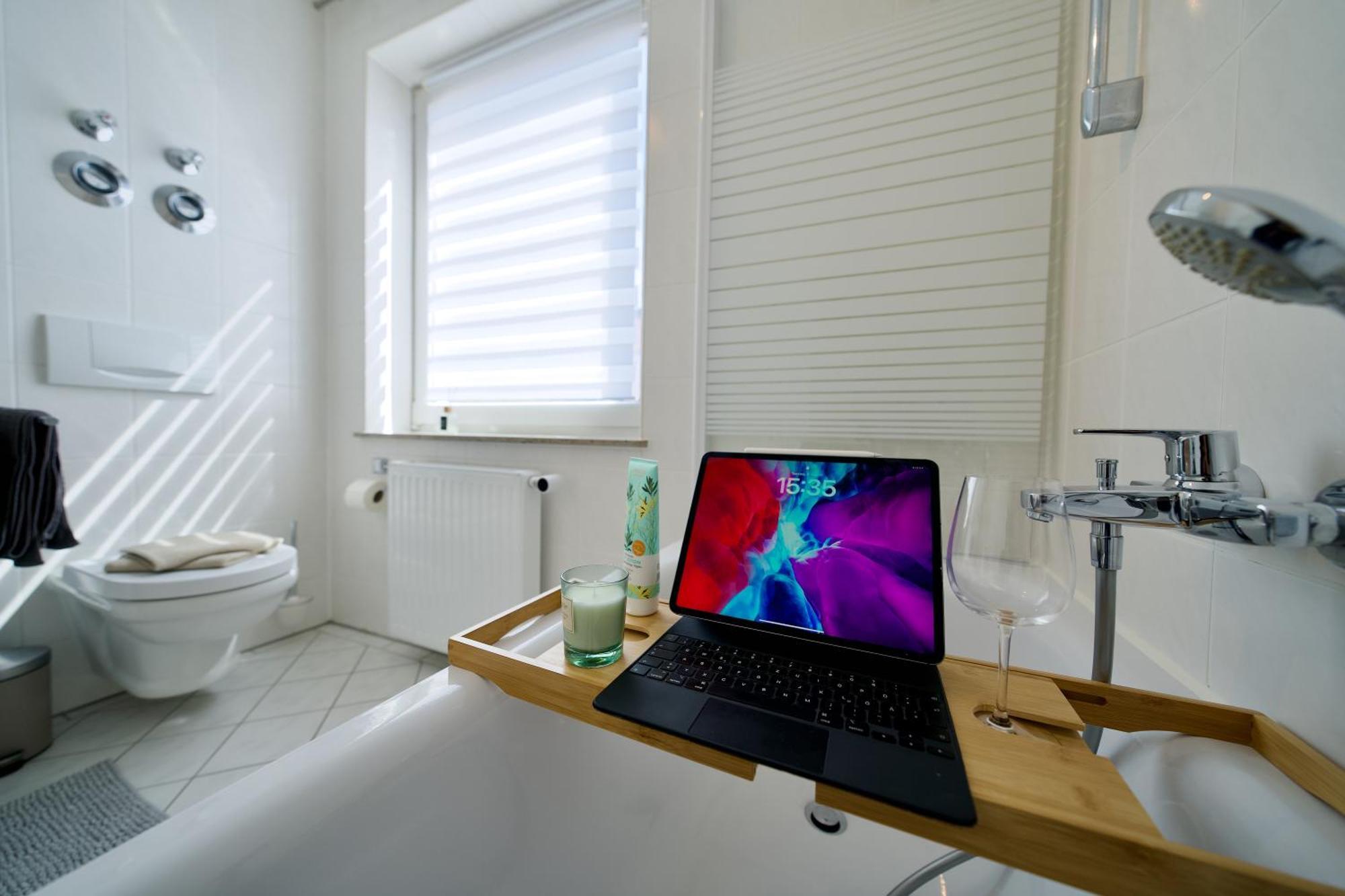 Edler Wohnraum Schwanenteich-Oase Mit Balkon, Kaffeevollautomat, Lift & Parkplatz Apartment Zwickau Bagian luar foto